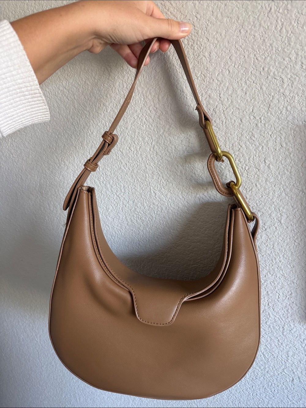 Brand New! Tan Leather Crescent Shoulder Bag - Classic Women's Hobo